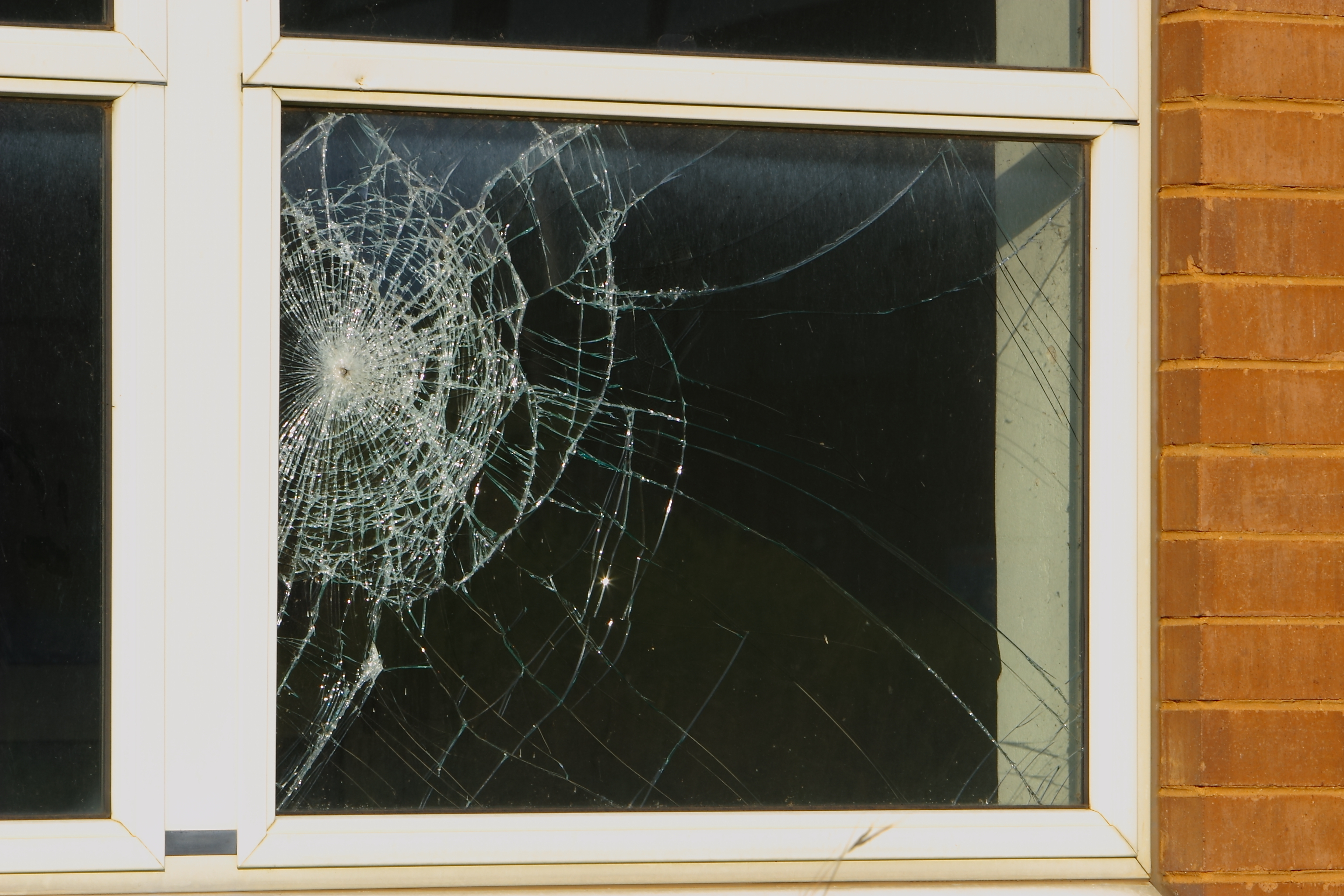 Residential-Broken-Window-Repair 